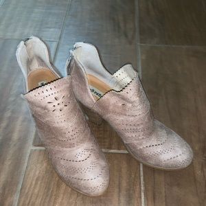 Women’s ankle boots